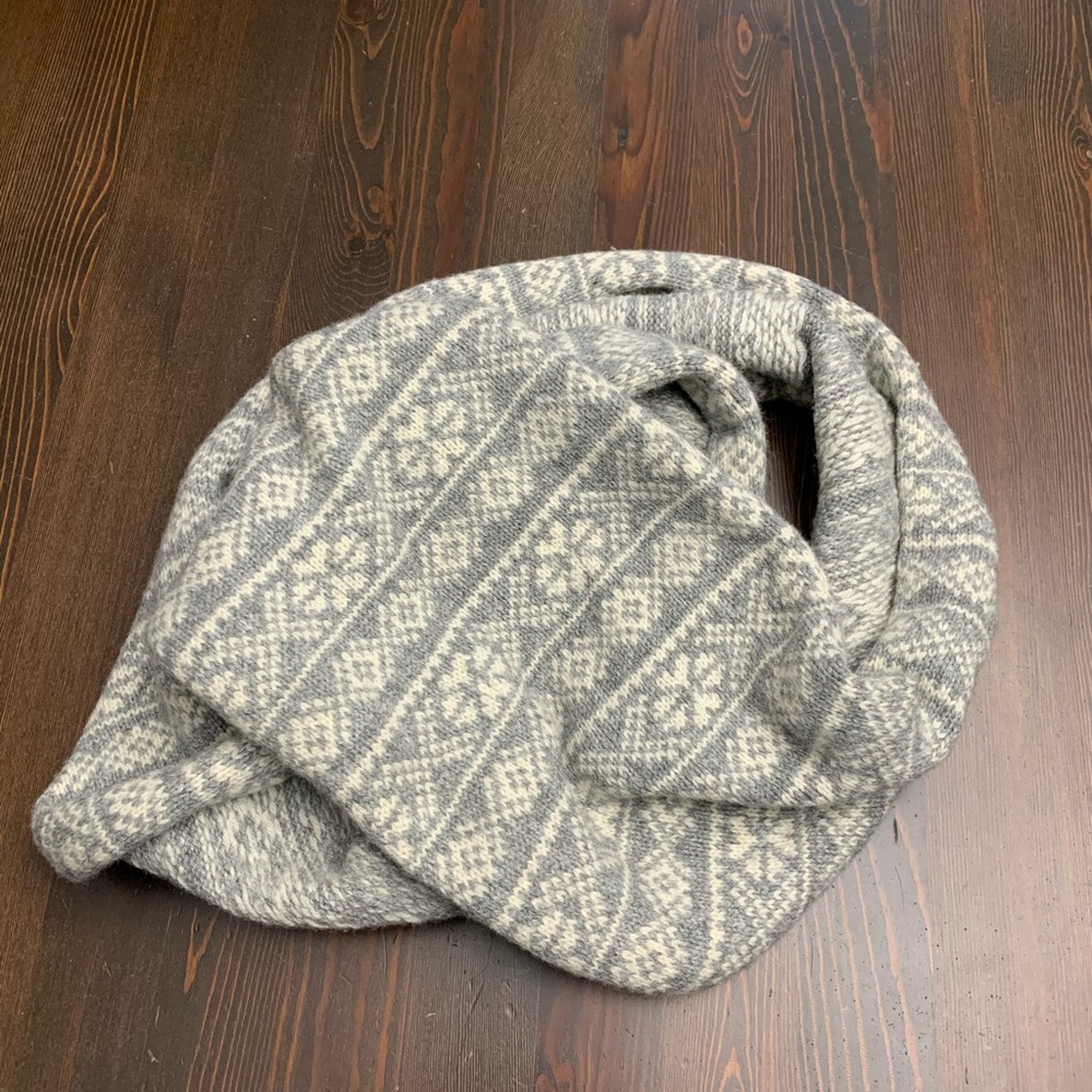 2 FOR $20 GAP cosy patterned infinity scarf